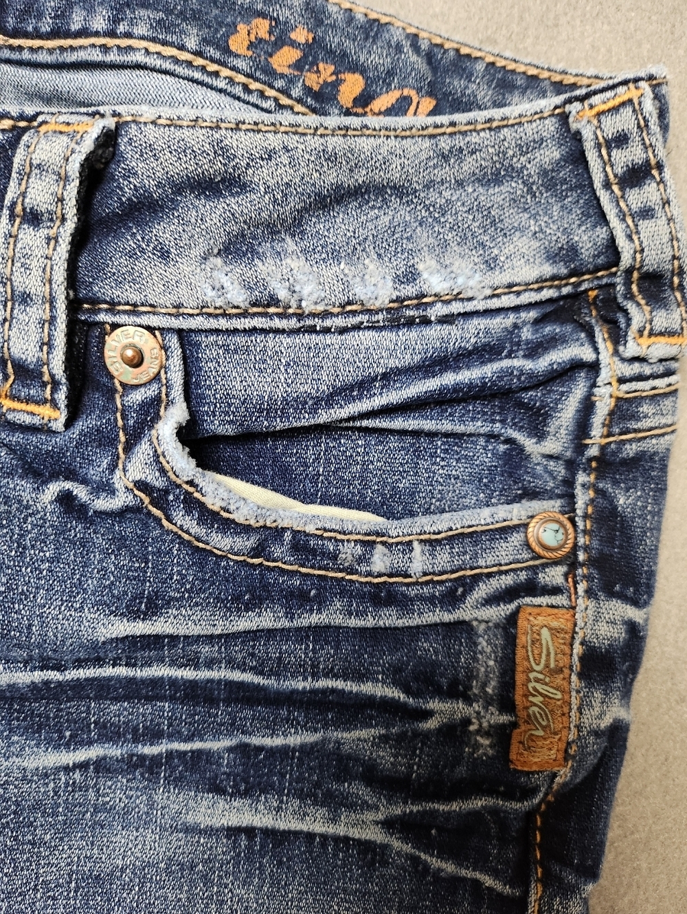Silver Jeans Women’s Low Rise Bootcut Blue Denim Jeans Sz 27 - Picture 6 of 15